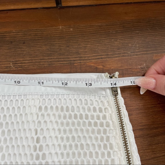 Astr Mesh pencil skirt white nwot size medium - Picture 5 of 10